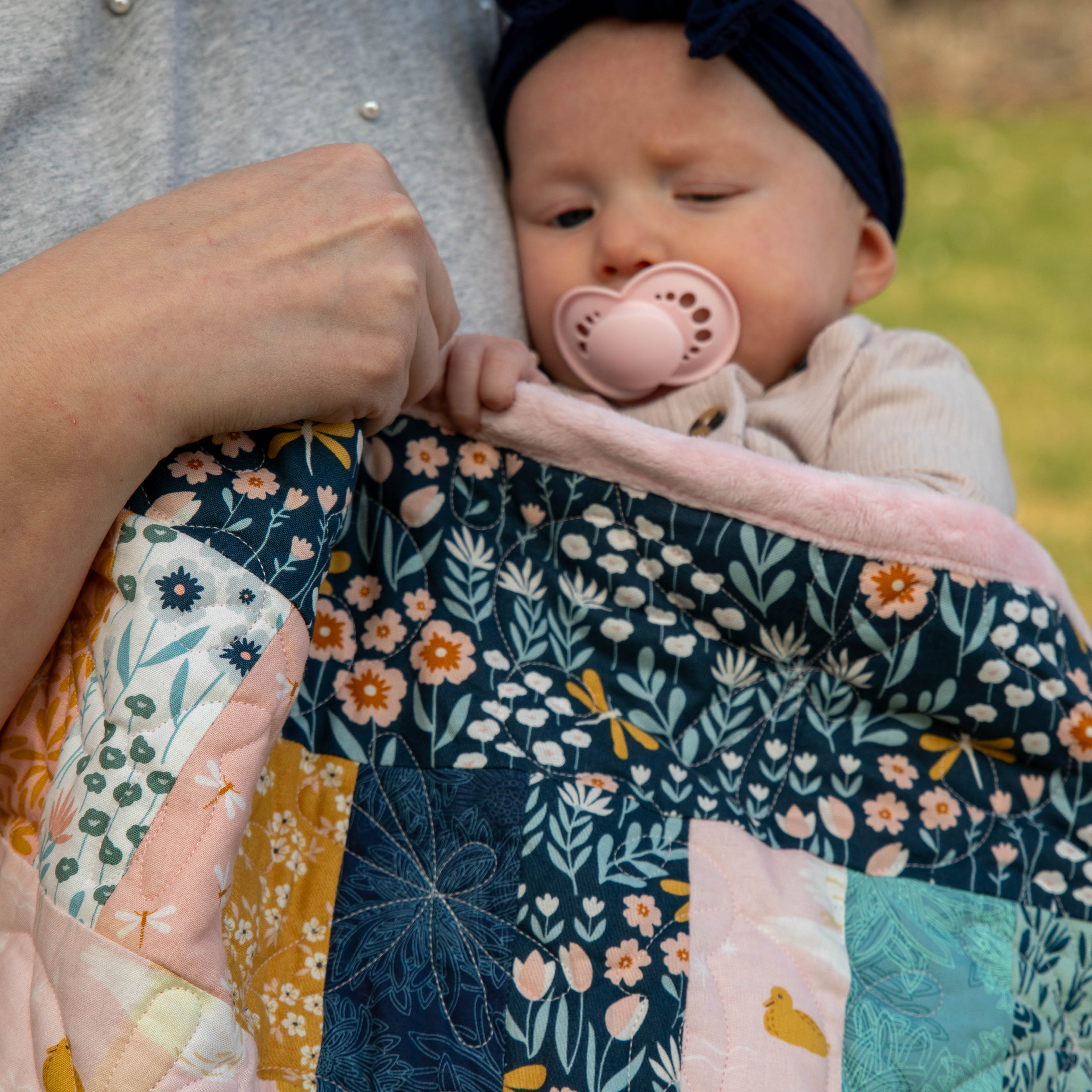 Bricks and Beams Quilt Kit - Little Swan