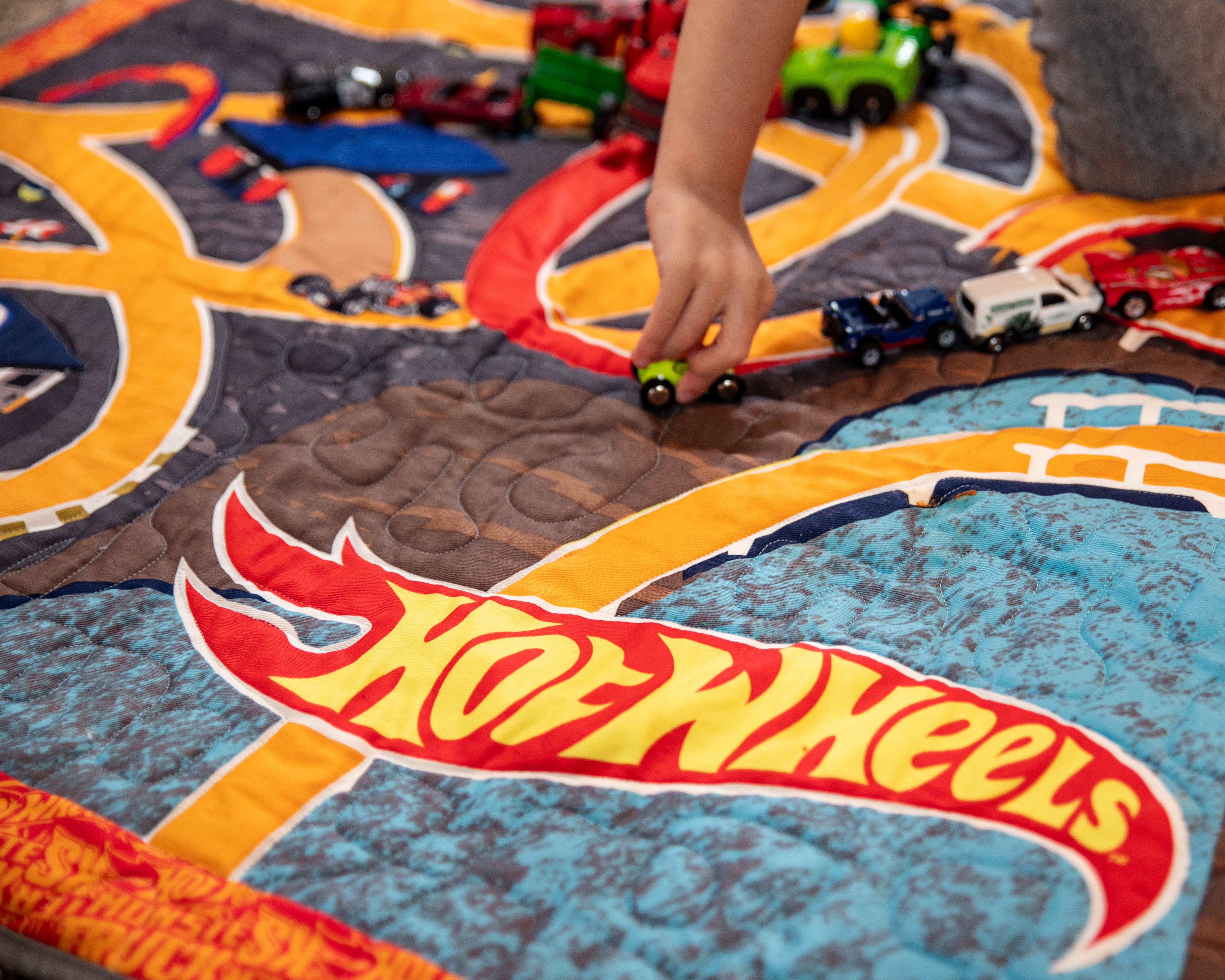 Hot Wheels© Play Mat Quilt Kit