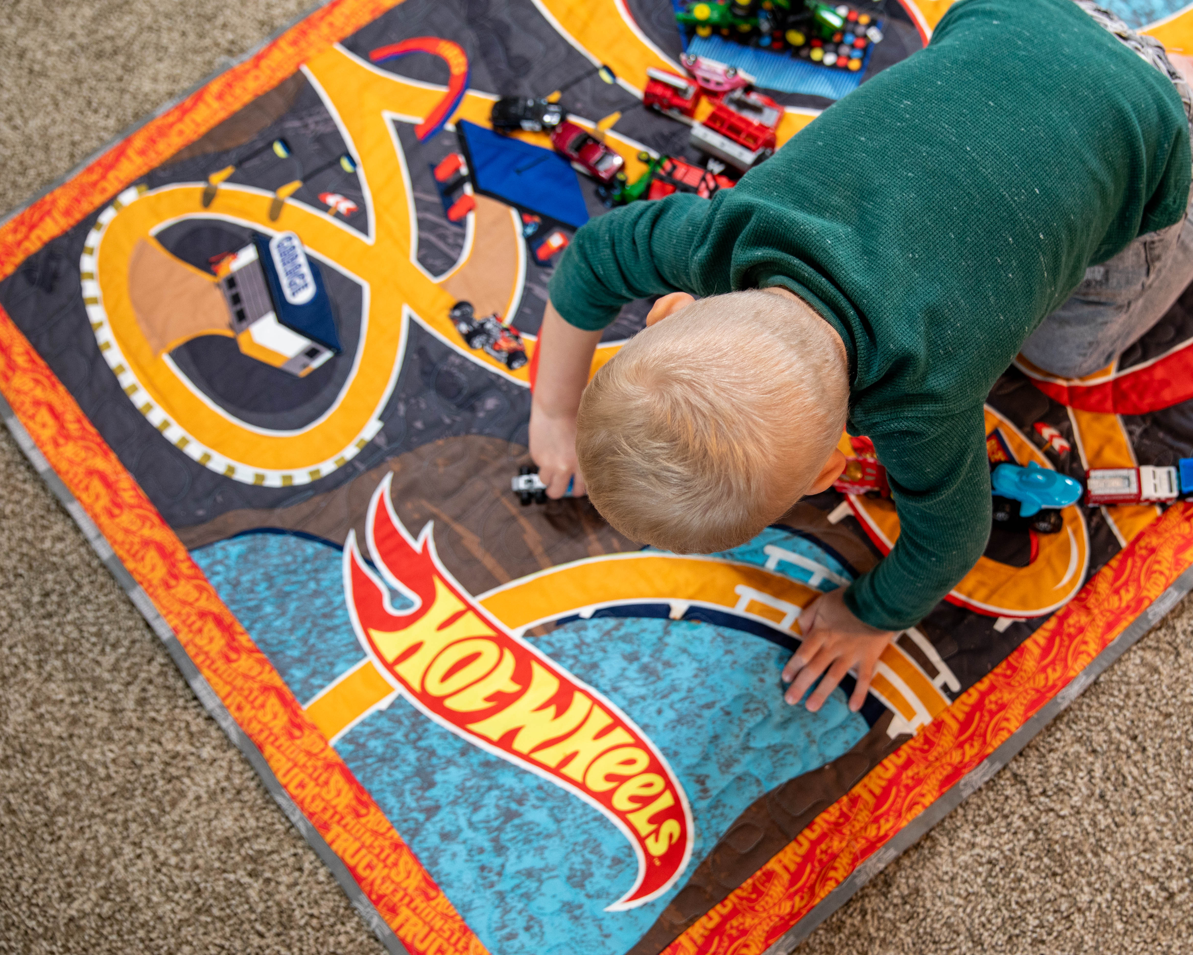 Hot Wheels© Play Mat Quilt Kit